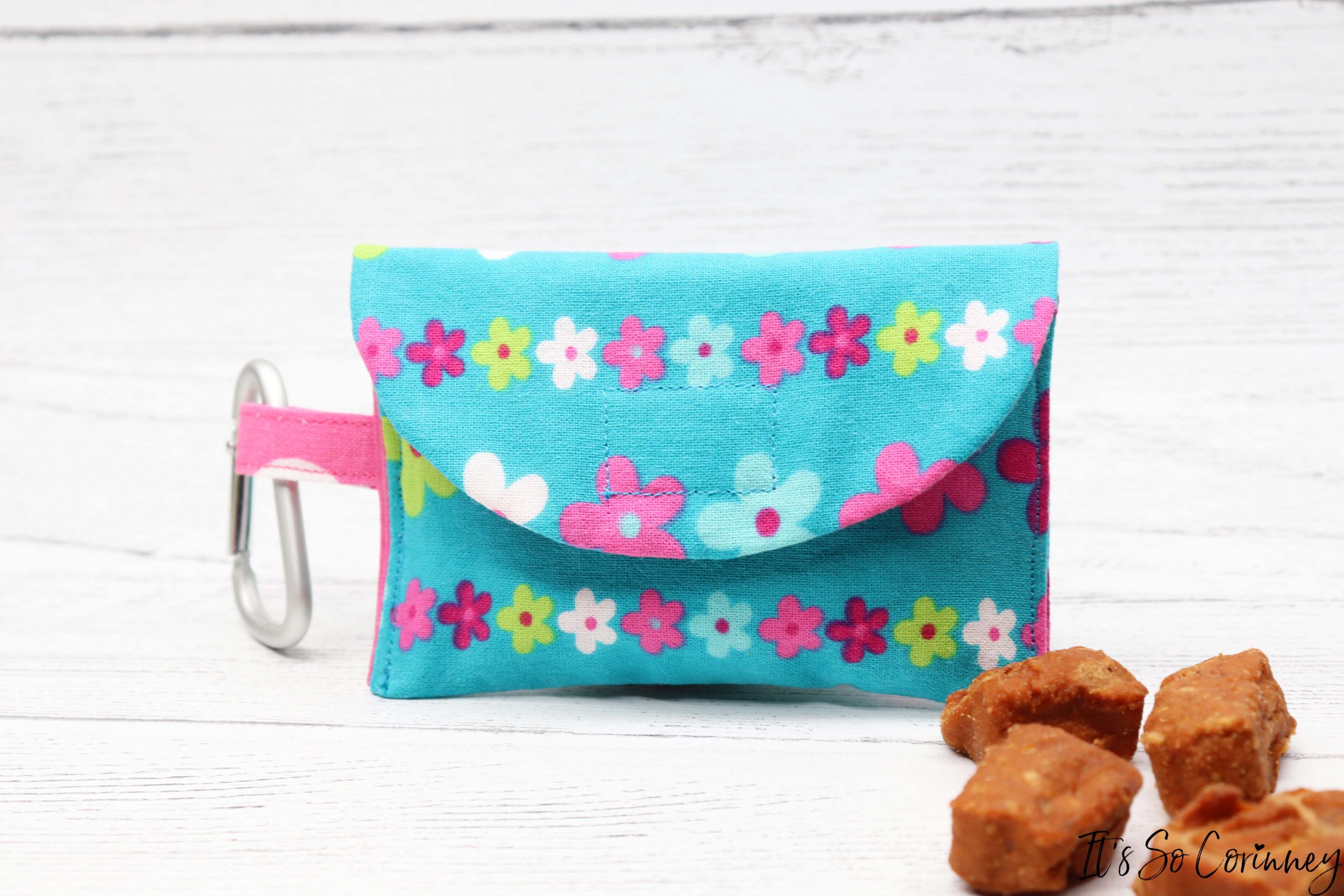 DIY Training Treat Bag Pouch + PRINTABLE SEWING PATTERN (STEP BY