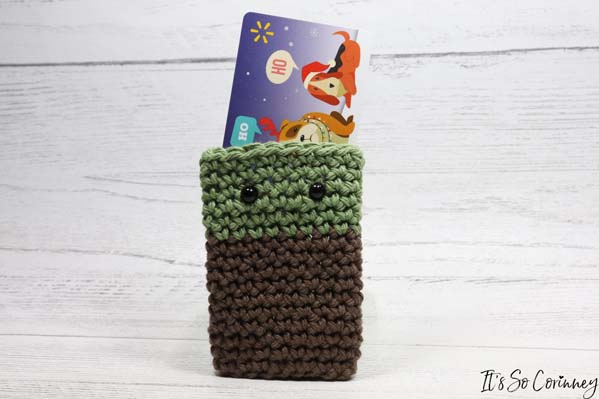 Finished Baby Yoda Crochet Gift Card Holder