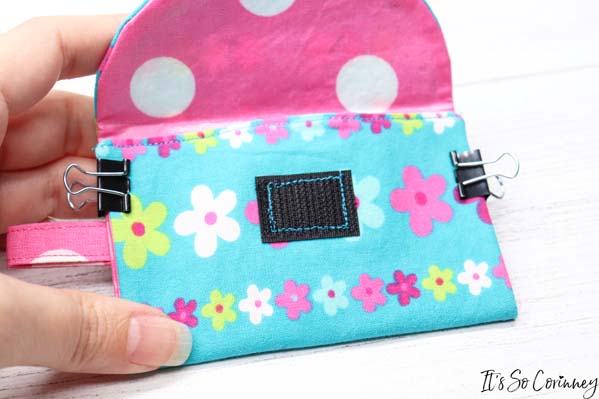 Fold Up And Clip The Front Of The Dog Treat Pouch